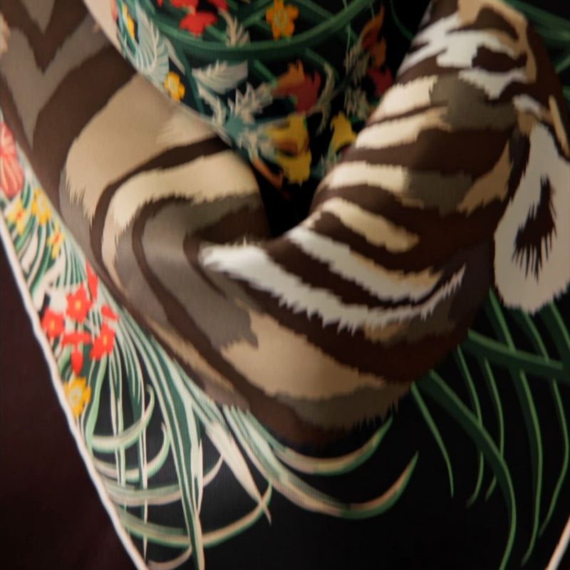 カレ 70 《タイガー・タイガー》 | Hermès - エルメス-公式サイト